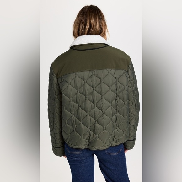 Moose Knuckles
Webster Jacket women size large - Picture 2 of 12